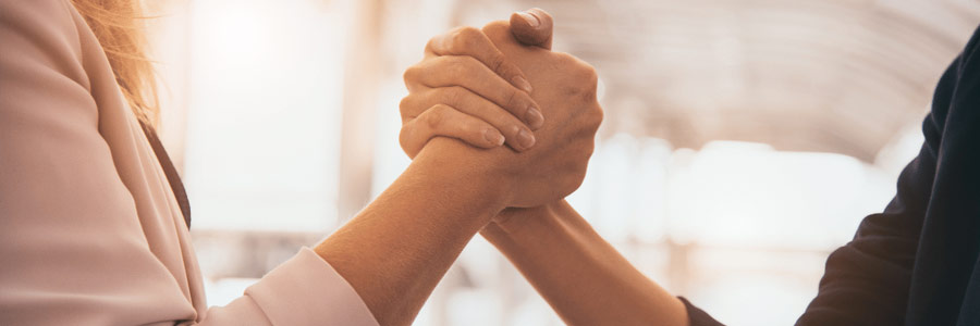 Representation of the advantages of joint brokerage accounts and working together